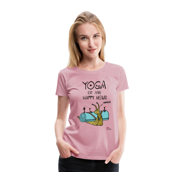 Yoga er min Happy Hour - Eksklusiv Dame T-shirt - lyserosa
