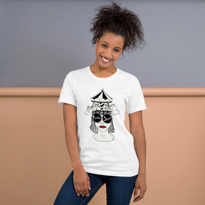 ADHD Freak Show, Unisex t-shirt fra Bella+Canvas - t-shirt - White - Dajlig.dk