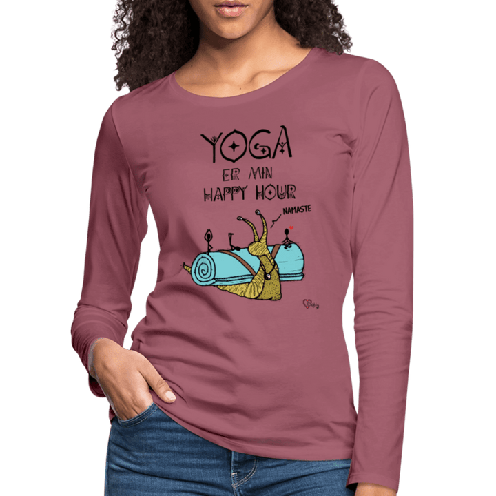 Yoga er min Happy Hour - Dame Langærmet Trøje - Dame premium T-shirt med lange ærmer - rødviolet - Dajlig.dk