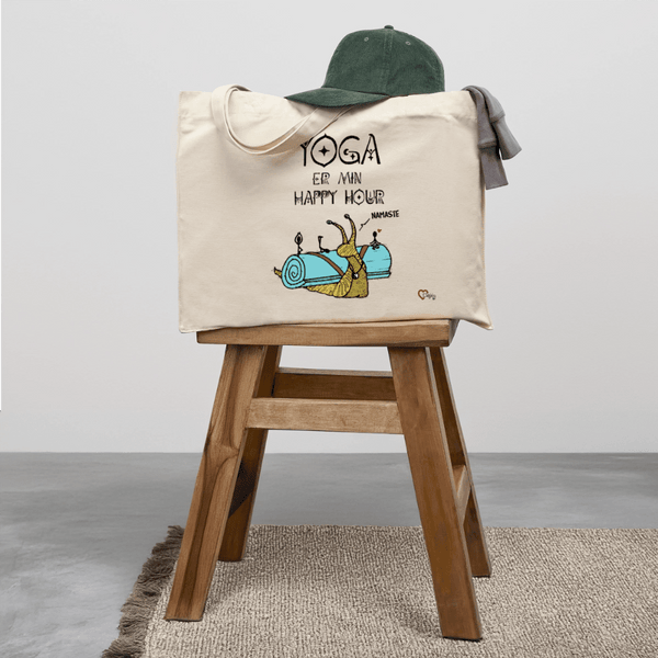 Yoga er min Happy Hour - Stor Kraftig mulepose i genbrugsstof - Stanley/Stella recycled shopping bag - grå meleret - Dajlig.dk