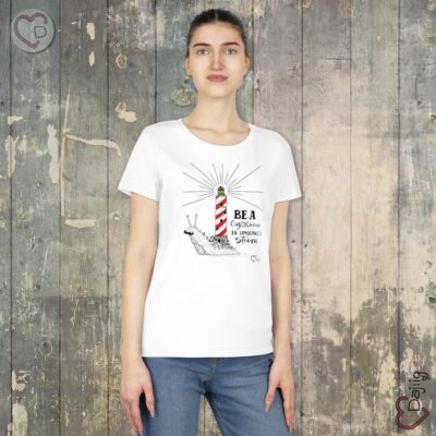 Dame T-shirt, Be a Lighthouse snegl - Dajlig.dk - Unikke & Finurlige Tryk